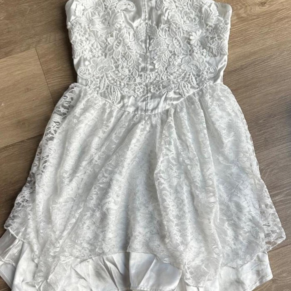 White lace dress